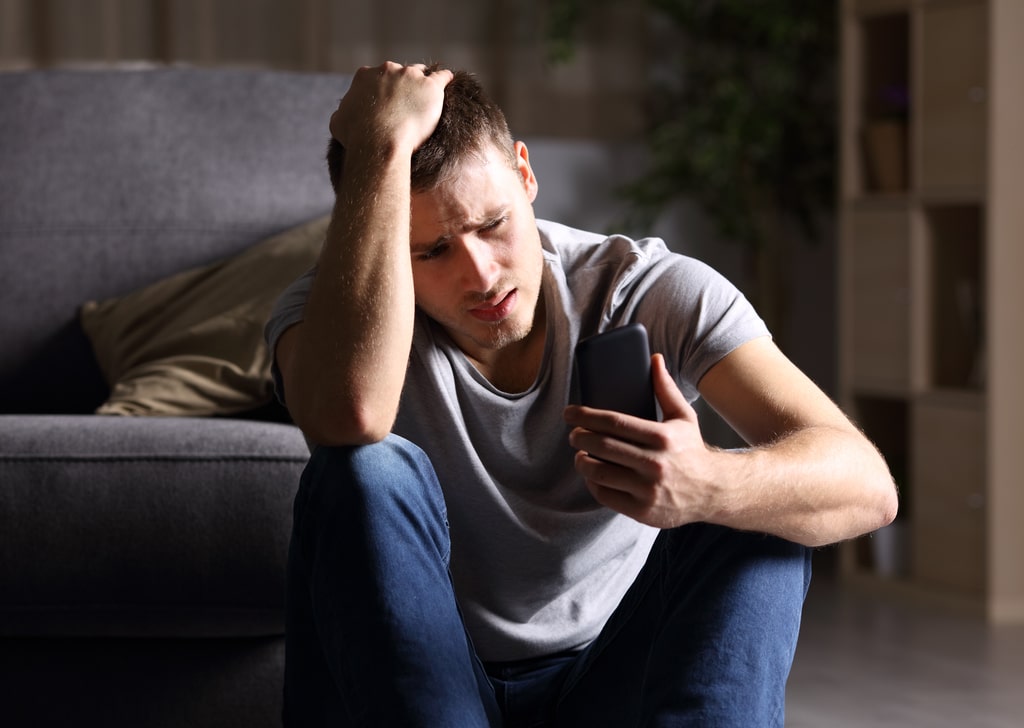 How to Get All Information About Your Girlfriend’s Mobile Phone