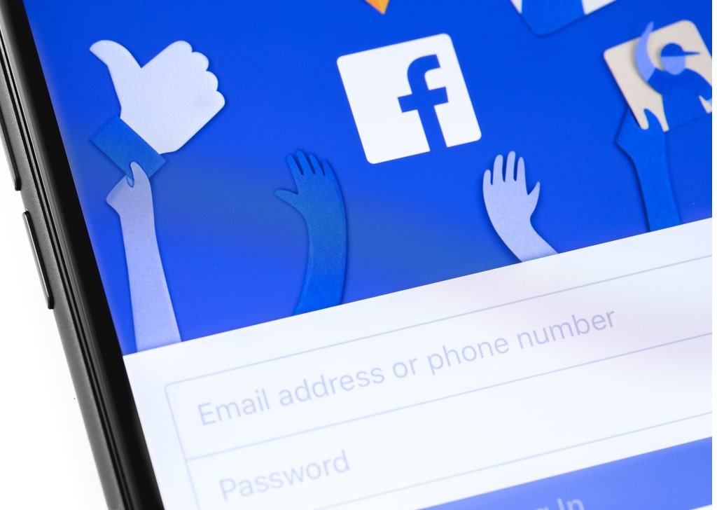 How to Log Into Someones Facebook Messenger Without Them Getting a Notification?